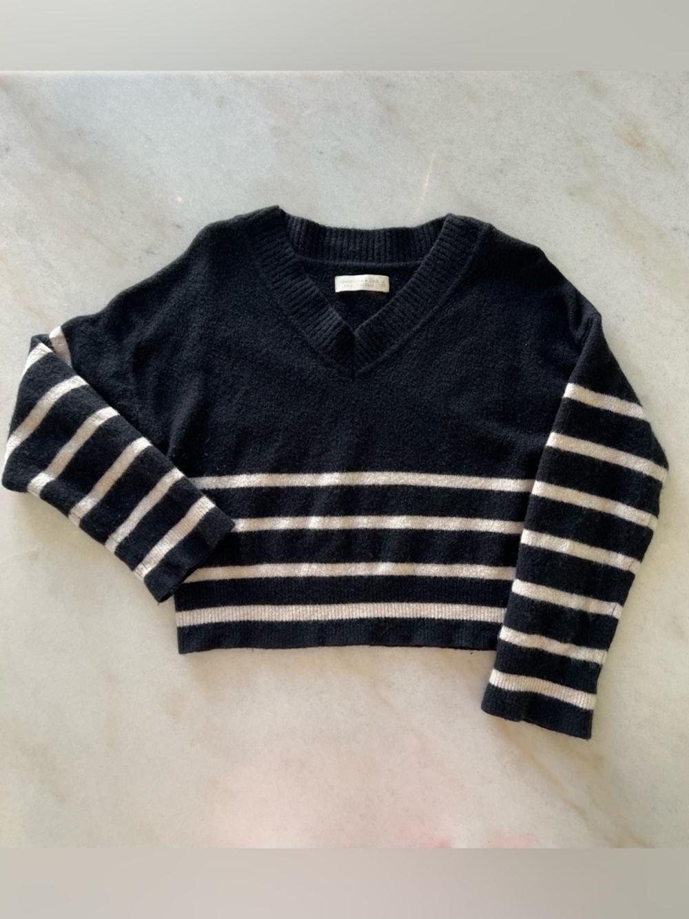Abercrombie & Fitch Black V-Neck Merino Wool-Blend Black & Cream Sweater